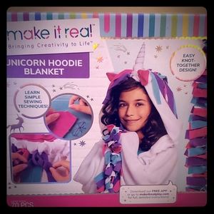 NIB MAKE IT REAL UNICORN HOODIE BLANKET KIT